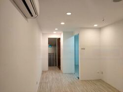 Upper Serangoon Shopping Centre (D19), Retail #473986871